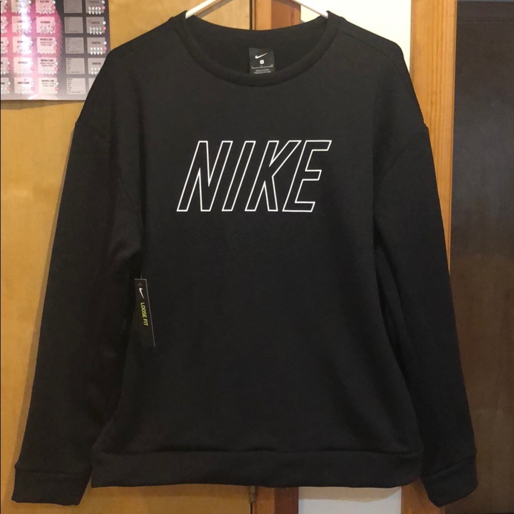 Black Nike Loose Fit // Dri-Fit // sweatshirt